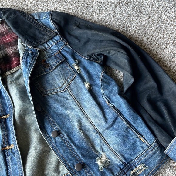 Jean jacket - Picture 4 of 6